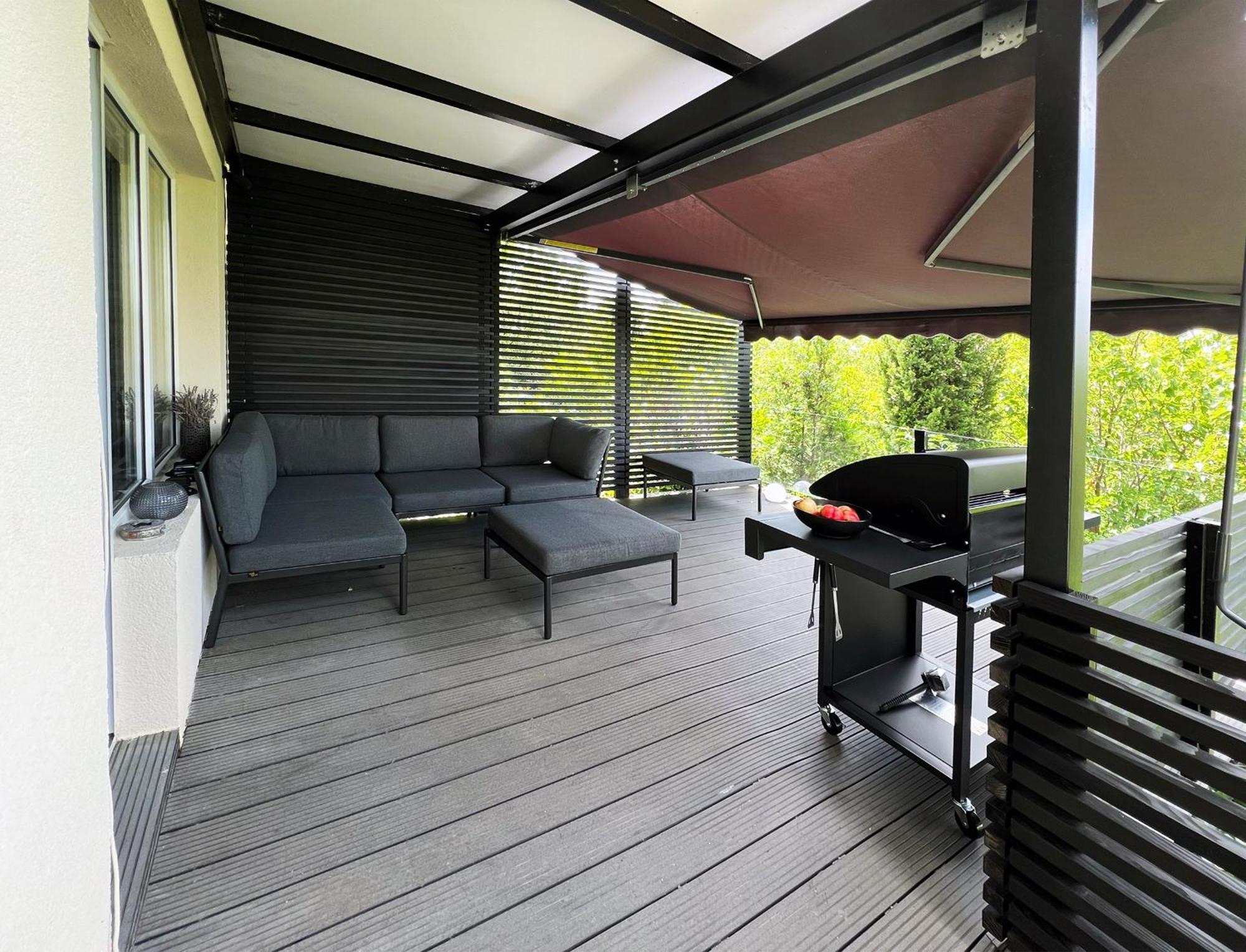 Pergola House In A Green Oasis With Fantastic View Appartement Petrovaradin Buitenkant foto